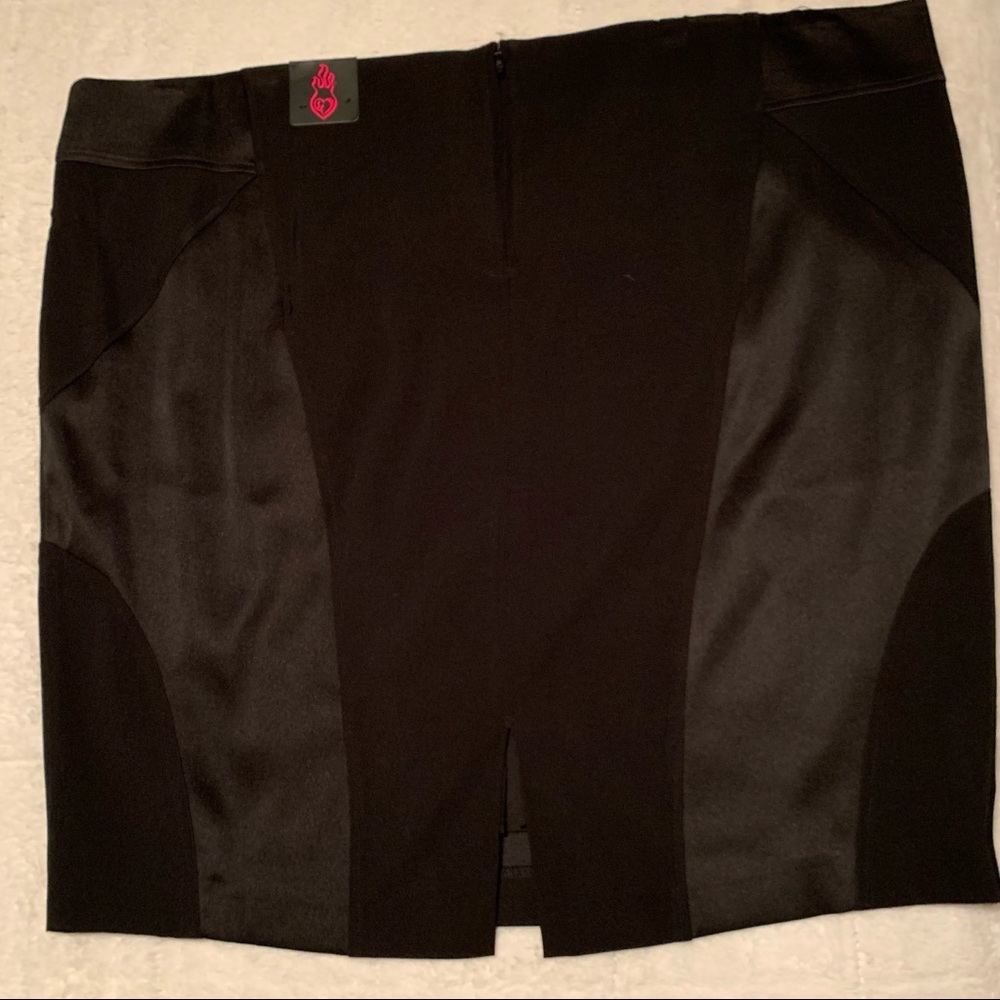 Torrid Black Panel Pencil Skirt - Picture 7 of 10